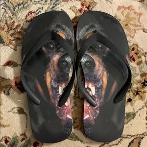 Givenchy Rottweiler Flipflops size 9